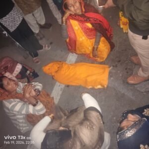 बाँदा २० फरवरी २६ * अज्ञात ट्रक की टक्कर से एक तीन वर्षीय बालिका की हुई मौत परिजनों ने लगाया जाम