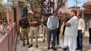 मथुरा 23 फरवरी 26 आगामी त्योहारों के दृष्टिकोण जिलाधिकारी एवं वरिष्ठ पुलिस अधीक्षक द्वारा पैदल भ्रमण