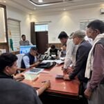 प्रयागराज २३ फरवरी २६ * सीएम योगी के आदेश के बाद प्रयागराज जिला अधिकारी मनीष वर्मा आज सोमवार को भी अपने कार्यालय में जनसुनवाई की