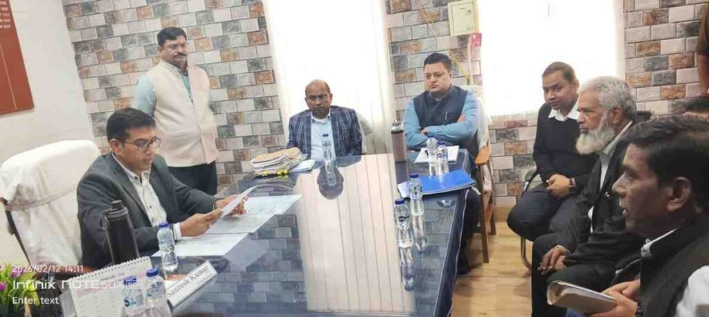 अयोध्या १२ फरवरी २५ *रुदौली बार के अध्यक्ष के नेतृत्व में कमिश्नर को सौंपा 6 सूत्री मांग पत्र