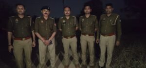 मथुरा 3 मार्च 26* लूट की घटना को अंजाम देने वाले 01 अभियुक्त को पुलिस मुठभेड में घायल/गिरफ्तार किया गया,अबैध हथियार बरामद ।*