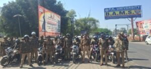 मथुरा 2 मार्च 26*मथुरा जनपद के सभी थानों द्वारा अपने अपने थाना क्षेत्र में फ्लैग मार्च*