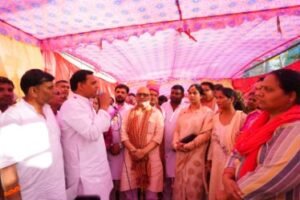 नोएडा 5 मार्च 26* होली मिलन समारोह मे सम्मिलित हुए प्रदेश कांग्रेस कमेटी के प्रदेश अध्यक्ष अजय राय जी 