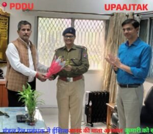 रोहतास 7 मार्च 26*मंडल रेल प्रबंधक ने ईशित्व आनंद की माता अनमोल कुमारी को सम्मानित किया*