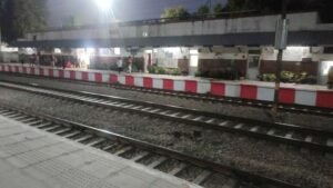 कौशाम्बी 12 मार्च 26*भरवारी स्टेशन के दोनों तरफ प्लेट फॉर्म ऊंचे होने से यात्रियों को रही परेशानी*