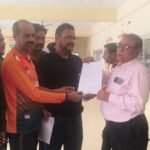 बांदा12मार्च26*खिलाड़ियों ने आज जिलाधिकारी को एक शिकायत पत्र सौंपकर एक निजी प्रदर्शनी की अनुमति रद्द करने की मांग की है।**