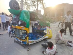 बांदा13मार्च 26*नरैनी रोड पर भीषण हादसा, इंडिगो कार और सीएनजी ऑटो की टक्कर, कई घायल*