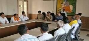 मथुरा15मार्च26* राष्ट्रपति महोदया के आगमन को लेकर गोवर्धन में वरीय पदाधिकारीयों व गणमान्य व्यक्तियों के साथ की गोष्टी*