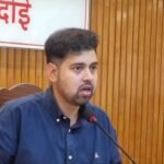 हरदोई में डीएम का गैस एजेंसियों पर औचक निरीक्षण, 24 घंटे में लंबित डिलीवरी पूरी करने के निर्देश