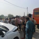 कौशाम्बी 18 मार्च 26*बस चालक ने अचानक लगाई ब्रेक जिससे पीछे से आ रही कार टकराई कार हुई छतिग्रस्त*