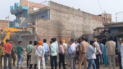 कौशाम्बी 20 मार्च 26*सड़क चौड़ीकरण में तोड़े जा रहे मकान के मलबे में दबा मजदूर मौत*