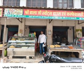 कौशाम्बी 20 मार्च 26*घरेलू गैस सिलेंडर की जमाखोरी कालाबाजारी और अवैध बिक्री रोकने के लिए टीम ने की छापेमारी*