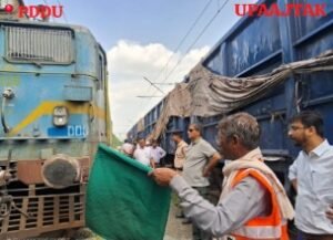 रोहतास 22 मार्च 26**मंडल रेल प्रबंधक द्वारा यार्ड निरीक्षण सेफ्टी व संचालन व्यवस्था की गहन समीक्षा*