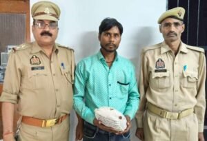 मथुरा 24 मार्च 26* 01 अभियुक्त को गिरफ्तार किया गया । अभियुक्त के कब्जे से 394 ग्राम अवैध गांजा (नशीला पदार्थ) बरामद किया गया ।*