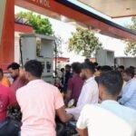 कौशाम्बी 26 मार्च 26*अफवाहों के बीच पेट्रोल पंप पर लगी रही भारी भीड़*