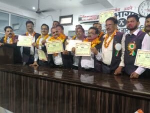 लखीमपुर 30 मार्च 26*तहसील बार एसोसिएशन के वार्षिक चुनाव में राजीव कुमार अध्यक्ष एवं विवेक कुमार तिवारी मंत्री 