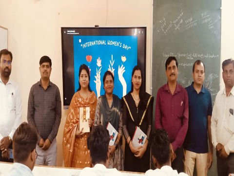 मिर्जापुर ९ मार्च २६ * अंतर्राष्ट्रीय महिला दिवस पर प्रधानाचार्य ने किया महिला शिक्षिकाओं का सम्मान
