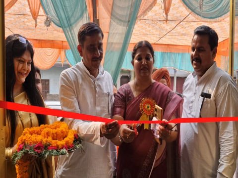 मिर्जापुर ९ मार्च २६ * जिले में महिलाओं के लिए पहला आइकोनिक ब्यूटी एकेडमी का शुभारंभ