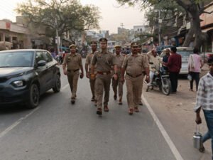 मथुरा 15 मार्च 26*वरिष्ठ पुलिस अधीक्षक के निर्देश पर सभी प्रभारी द्वारा अपने-अपने क्षेत्र में पैदल गश्त*
