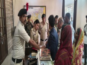 पूर्णिया बिहार10मार्च26*पूर्णिया पुलिस अधीक्षक का सराहनीय कदम जनता दरबार में आम जनों की फ़रियाद सुनी और तीव्र कार्रवाई का दिया आदेश