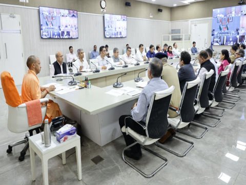 लखनऊ ११ मार्च २६ * मुख्यमंत्री योगी आदित्यनाथ जी ने आज वीडियो कॉन्फ्रेंसिंग के माध्यम से उच्चस्तरीय समीक्षा की।