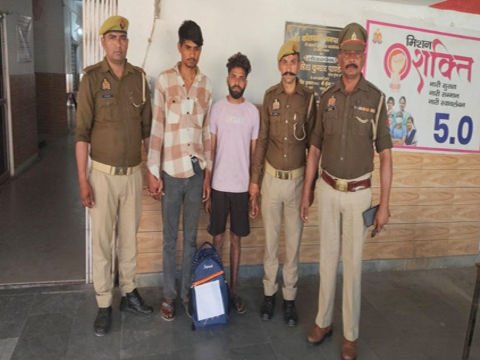 मथुरा 8 मार्च 26*थाना कोतवाली पुलिस व एस.ओ.जी.टीम की संयुक्त कार्यवाही से एटीएम मशीन में चोरी करने का प्रयास करने वाले दो अभियुक्तगण को गिरफ्तार किया गया।*