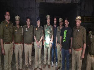 मथुरा 9 मार्च 26* पुलिस मुठभेड़ मे हत्या के वांछित अभियुक्त हुआ घायल/गिरफ्तार , कब्जे से हथियार एवं मोटर साइकिल बरामद ।*