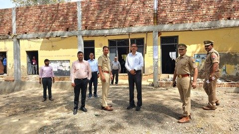 मथुरा 14 मार्च 26 जनपद मथुरा में प्रस्तावित उत्तर प्रदेश पुलिस भरती परीक्षा के दृष्टिगत वरीय पुलिस अधीक्षक एवं जिलाधिकारी का परीक्षा केंद्रों पर भ्रमण
