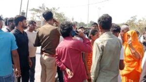 कौशाम्बी २ मार्च २६*बाइक सवार दंपति को तेज रफ्तार कार ने मारी टक्कर दंपत्ति घायल