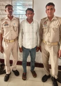 मथुरा 20 अप्रैल 26*थाना गोवर्धन पुलिस द्वारा अभियुक्त को 01 अवैध हथियार सहित किया गिरफ्तार ।*