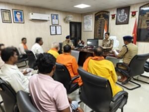 कौशाम्बी 1 अप्रैल 26*चार्ज लेते ही एसपी ने फरियादियों की समस्याओं को सुना*