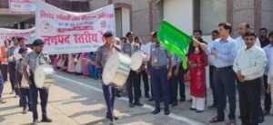 कौशाम्बी 1 अप्रैल 26*संचारी रोग नियन्त्रण अभियान जन-जागरूकता रैली को सीडीओ ने दिखाई हरी झण्डी*