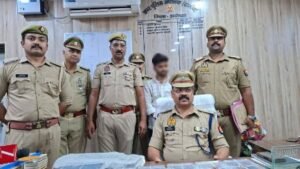 अयोध्या 3 अप्रैल 26*ज्वैलर्स की दुकान से गहनों की लूट करनें वाले 02 अभियुक्त गिरफ्तार, लूट के आभूषण बरामद