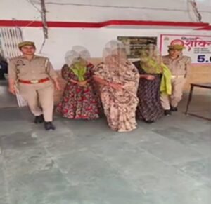 मथुरा 5 अप्रैल 26* दुकानो से आर्टीफीसियल ज्वैलरी चोरी करने वाली तीन महिलाओं/ अभियुक्ताओं को किया गया गिरफ्तार।*