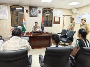 कौशाम्बी 7 अप्रैल 26*एसपी ने की जनसुनवाई फरियादियों की समस्याओं को सुना समाधान हेतु दिए निर्देश*