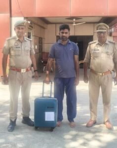 मथुरा 10 अप्रैल 26*थाना राया पुलिस द्वारा 01 अभियुक्त को16 बोतल अवैध शराब हरियाणा मार्का सहित किया गिरफ्तार ।*