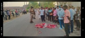 कौशाम्बी 11 अप्रैल 26**डंफर की टक्कर से युवक की मौत, एक गंभीर घायल*