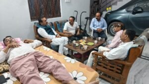 कौशाम्बी 14 अप्रैल 26*अपने तूफानी दौरा करके पत्रकार राजू सक्सेना को देखने पहुंचे चायल के पूर्व विधायक l