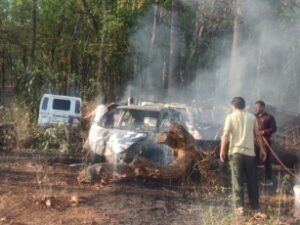 अनूपपुर 14 अप्रैल 26*अमरकंटक में जंगल की आग बनी आफत,थाना परिसर में खड़े वाहनों को लिया अपने चपेट में*