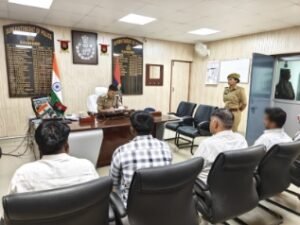 कौशाम्बी 15 अप्रैल 26*एसपी ने की जनसुनवाई फरियादियों की समस्याओं को सुना एवं समाधान हेतु दिए निर्देश*