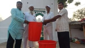 भागलपुर 16 अप्रैल 26*भाजपा विधायक के द्वारा पीर दरगाह पर दिया कूड़ेदान*