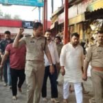 मथुरा 16 अप्रैल 26 *वरिष्ठ पुलिस अधीक्षक द्वारा बांके बिहारी मंदिर के आसपास पैदल गस्त*