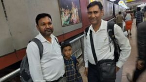 भागलपुर 18 अप्रैल 26*मानवता की ओर एक सराहनीय कदम : मालदा मंडल के टीटीई स्टाफ ने बिछड़े बच्चे को परिजनों से मिलाया*