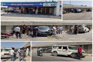 सहारनपुर 18 अप्रैल 26*अमानतगढ पुलिस चौकी के सामने हुई दो कारों की आमने-सामने की भिड़ंत*