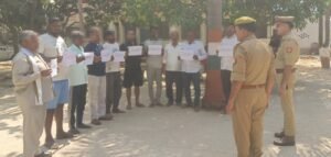 सुल्तानपुर 19 अप्रैल 26*सुल्तानपुर पुलिस का अनूठा अंदाज, हिस्ट्रीशीटर को थाने में बुलाकर दिलाई गई सामूहिक शपथ