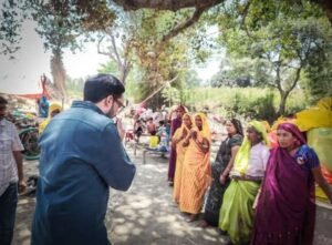 अयोध्या 22 अप्रैल 26*पूर्व विधायक रुश्दी मियां ने अग्निपीड़ितों के घर पहुंच कर की आर्थिक मदद