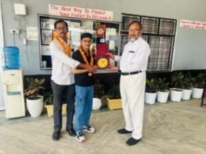 अयोध्या23अप्रैल26*मिलेनियम एकेडमी के छात्र रैयान ने JEE Mains में हासिल किए 94.30 %