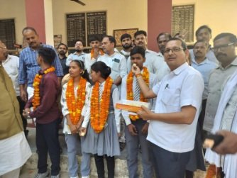 कौशाम्बी23अप्रैल26*विगत वर्षों की भांति इस वर्ष भी बोर्ड परीक्षा की प्रदेश टॉपर सूची में धर्मा देवी के छात्र-छात्राओं ने लहराया परचम