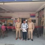 मथुरा 24 अप्रैल 26*थाना बल्देव पुलिस द्वारा अभियुक्त को 01 नाजायज पैनिया व 01 जिन्दा कारतूस सहित किया गिरफ्तार ।*