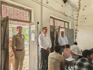 मथुरा 25 अप्रैल 26 *डीएम एवम एसएसपी द्वारा होमगार्ड परीक्षा केन्द्रों का निरीक्षण*